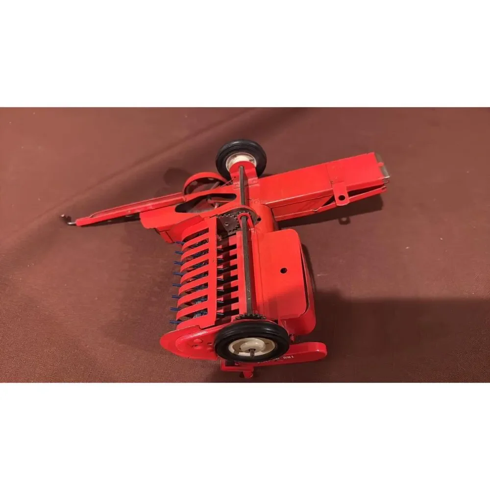 Vintage 1960's Tru Scale Red IH Farmall Square HAy Baler 1/16 Farm Toy